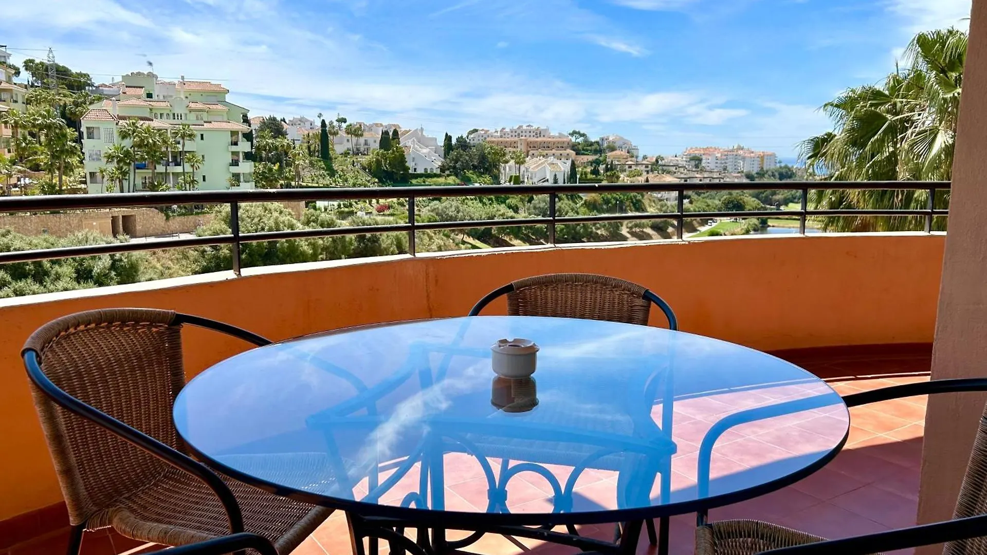 Modern And Stylish Apartment Seeview And Golfview Malaga